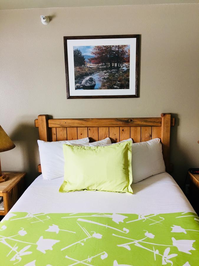 Boulder Creek Inn Donnelly ภายนอก รูปภาพ