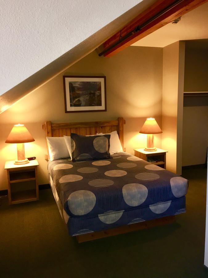 Boulder Creek Inn Donnelly ภายนอก รูปภาพ