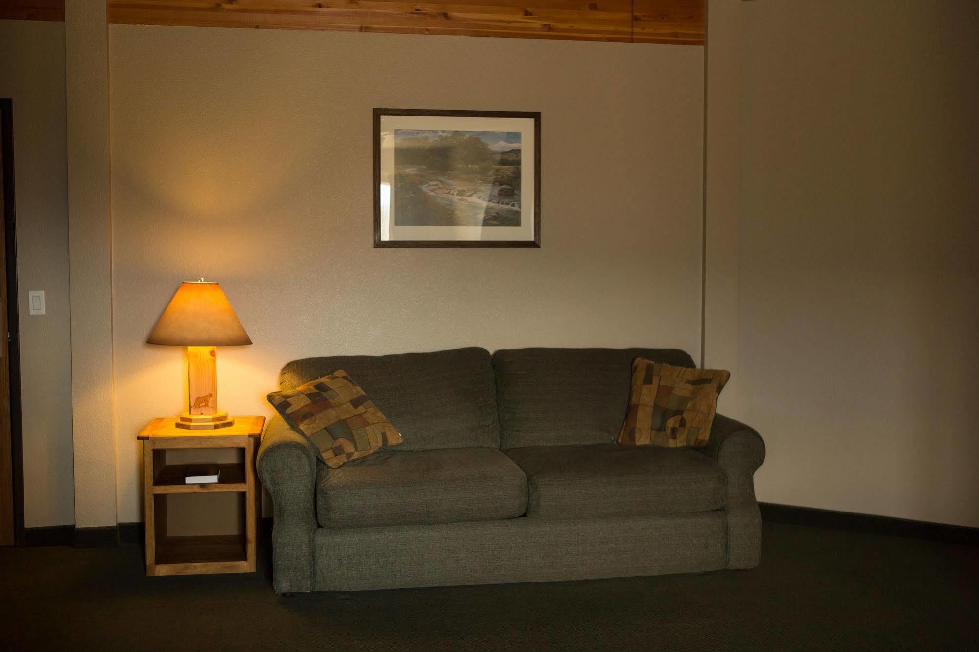 Boulder Creek Inn Donnelly ภายนอก รูปภาพ