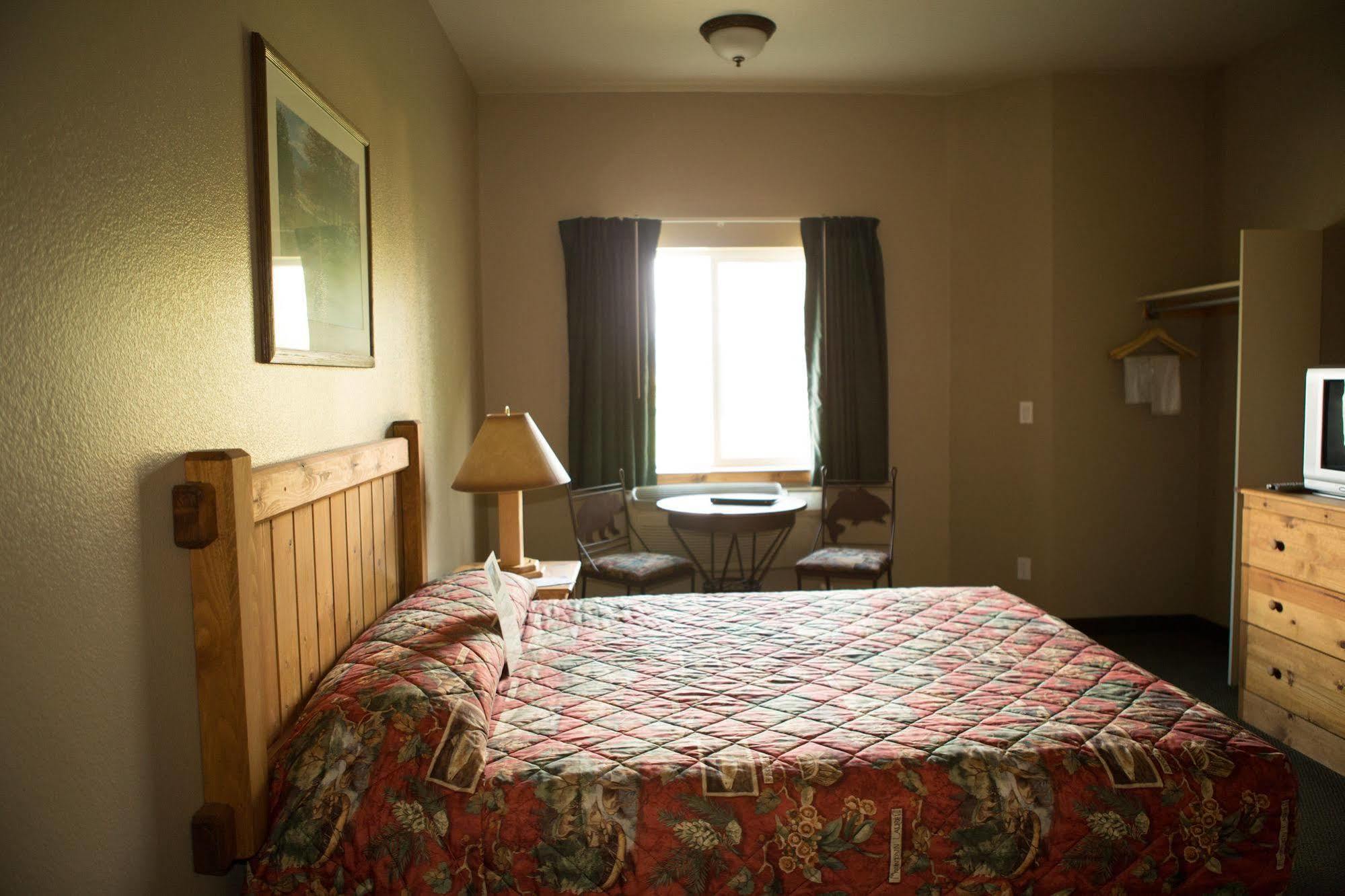 Boulder Creek Inn Donnelly ภายนอก รูปภาพ
