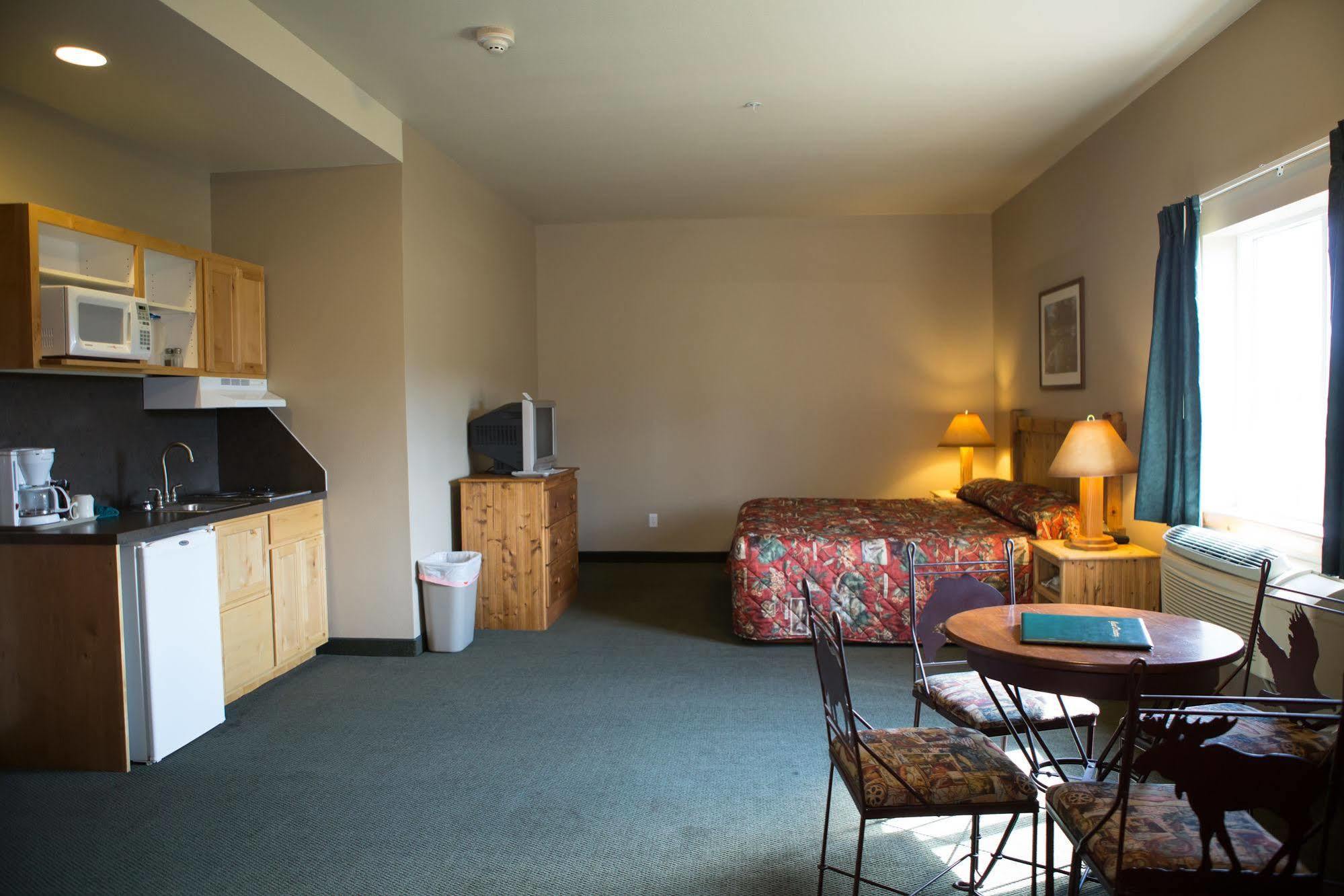 Boulder Creek Inn Donnelly ภายนอก รูปภาพ