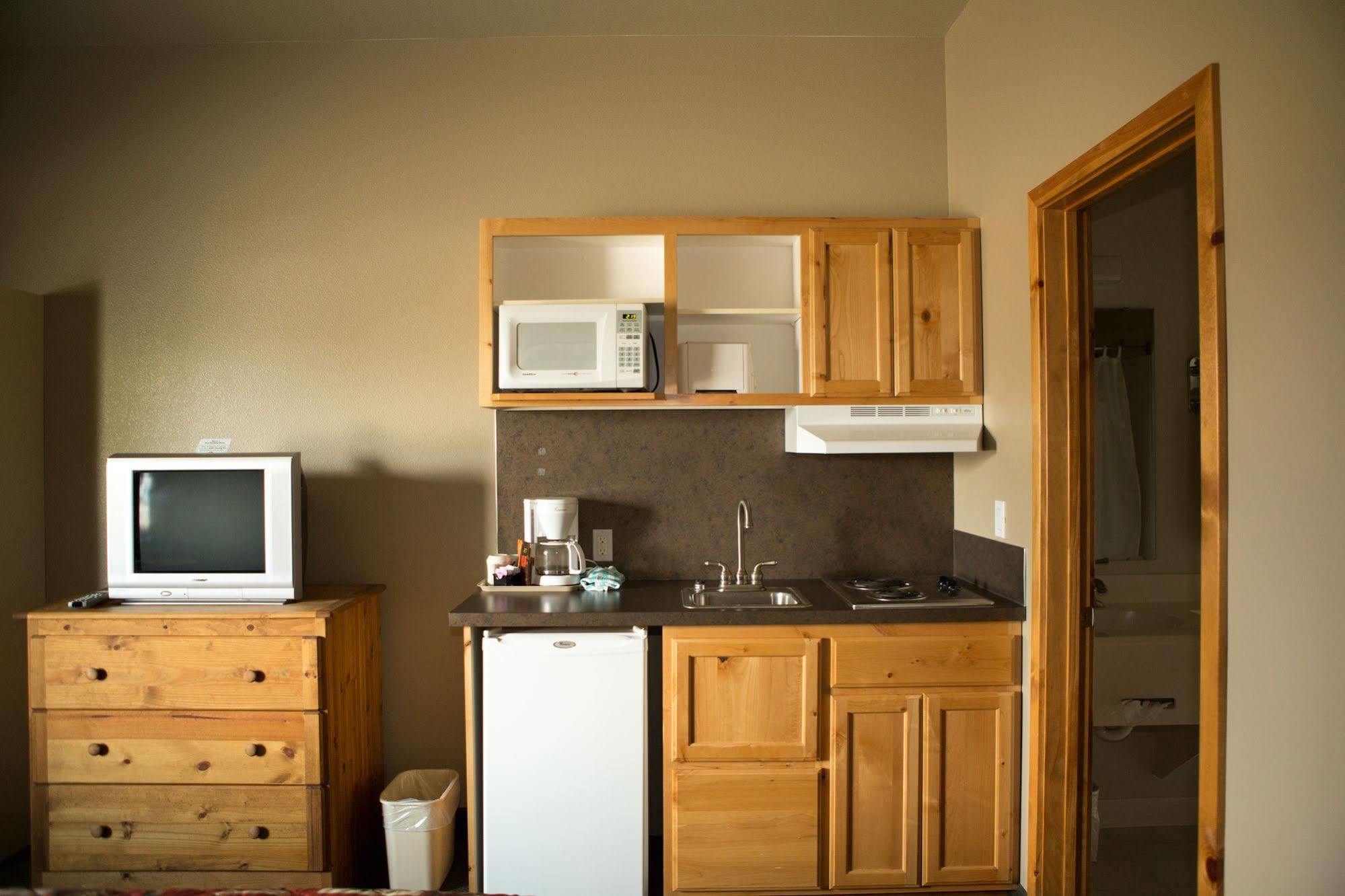 Boulder Creek Inn Donnelly ภายนอก รูปภาพ